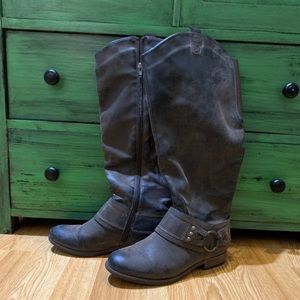 Women’s Crown Vintage boots, size 7 1/2